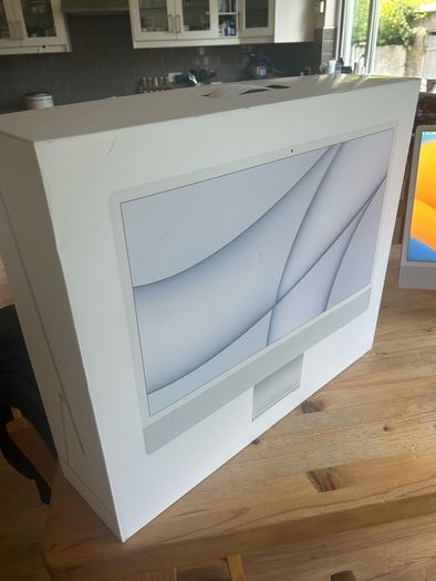 iMac - 24-inch Silver iMac with 4.5K Retina display