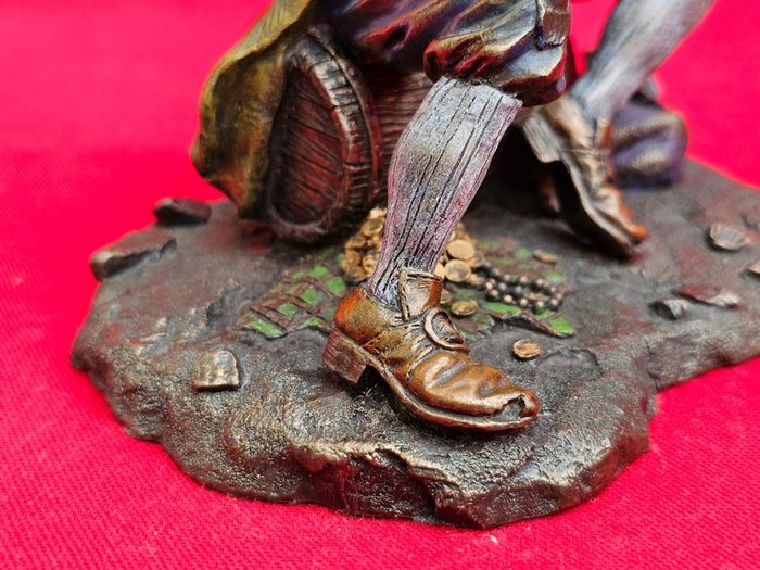 Pirate Captain with Treasure - Veronese Design, 2000