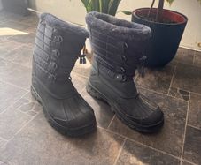 snow boots