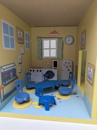 Large Peppa Pig Wooden Playhouse Set with Figures & Accessories