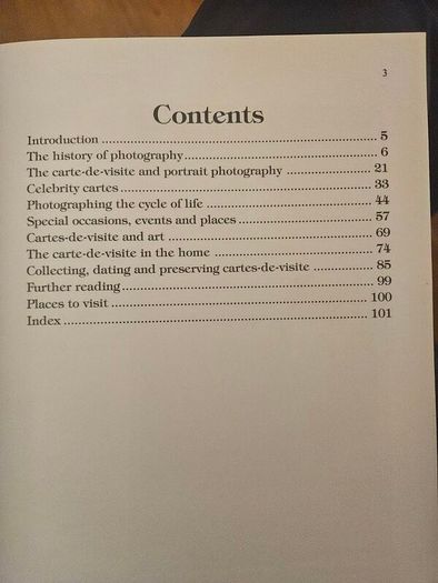 Victorian Cartes-de Visite. By Robin And Carol Wichard. First Edition Paperback In Good Condition.  See Photos For Same.