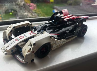 LEGO Technic 42137 Formula E Porsche 99X Electric