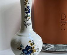 Vintage 1980s Royal Tara Swan Vase Fine Bone China Ireland White Gold Trim Handmade Galway