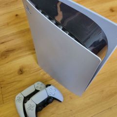PS5 with 2 controllers + hdmi