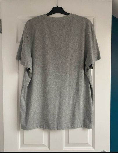Men's T-shirt size Large