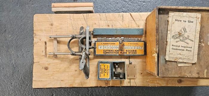 Record 050A combination plane