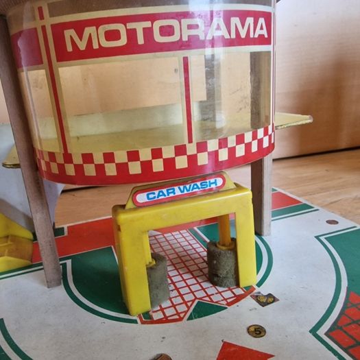 Vintage 1970s Autorama Motorama Toy Garage