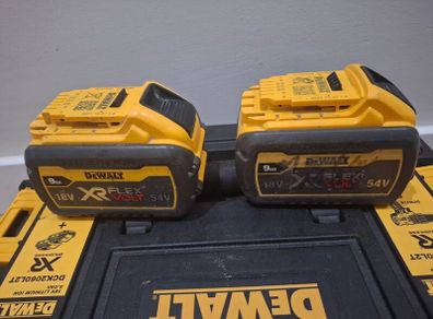 2 x Dewalt flex 9AH batteries