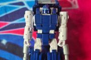 Transformers Kingdom War for Cybertron Trilogy WFC-K32 Autobot Pipes