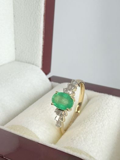 Gold 14K Yellow Gold Boyaca Colombian Emerald & Diamond Ring