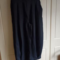 Benetton Tulip Pants.. Linen...