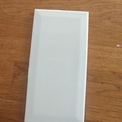 metro white tile 20cm x 10cm.Qty approx 100.