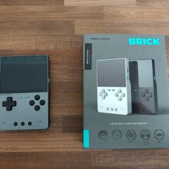 Trimui Brick HAMMER - Retro Handheld Game Console