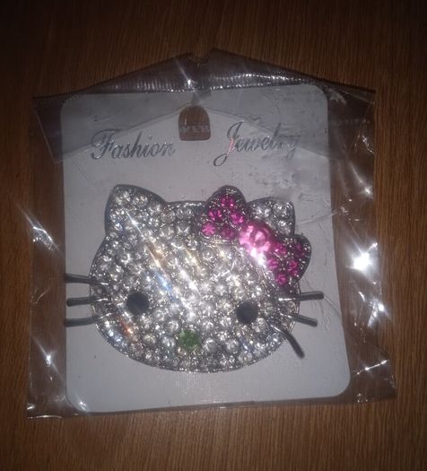 Hello Kitty broach