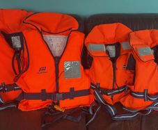 Children's life jackets