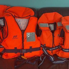 Children's life jackets