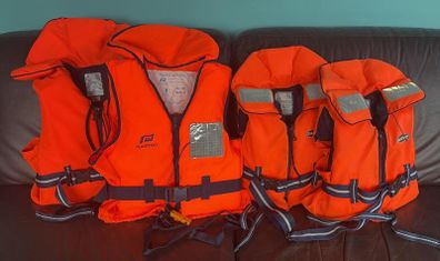 Children's life jackets