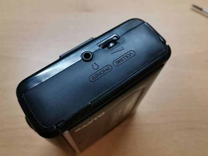 SANYO MGP21 Walkman Cassette Player