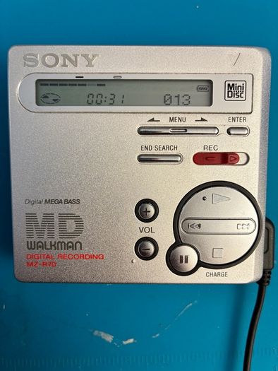 Sony MZ-R70 MiniDisc Walkman Recorder - Serviced & Tested