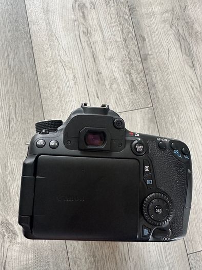 Canon camera EOS 70D for parts