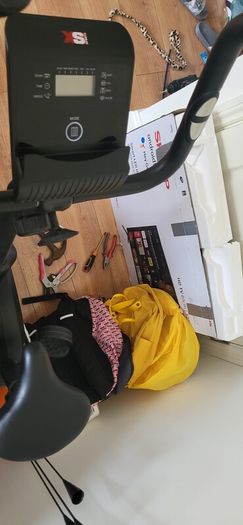 stationary exercise bike