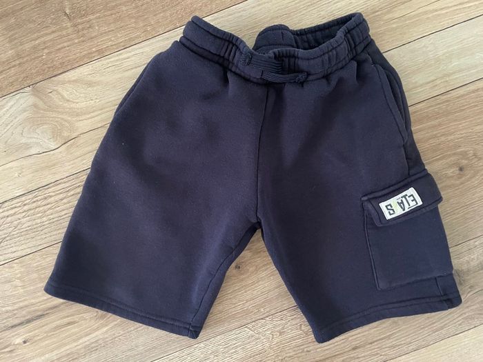 Dunnes boys shorts size 8/9 years old