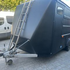 Shuttle race box car transporter
