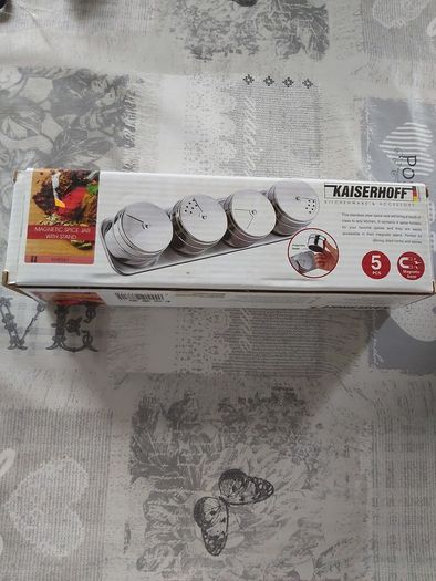 Spice containers