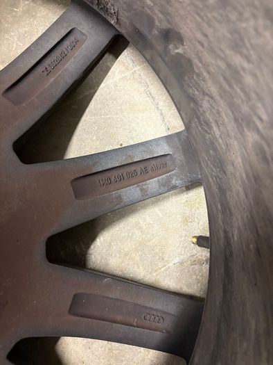 Audi 20-inch alloy wheels with Davanti tyres