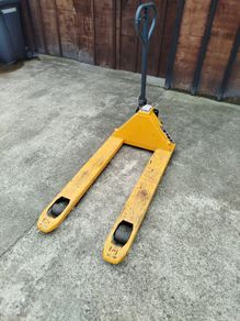 Pallet truck for sale
