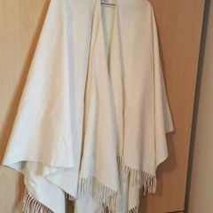 BNWT - Boutique Moschino 100% merino wool Poncho / Shawl