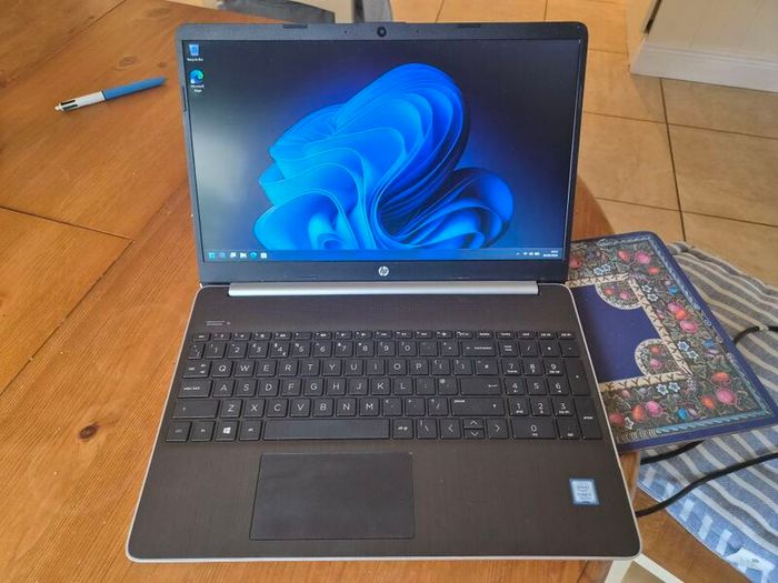 HP 15s Laptop