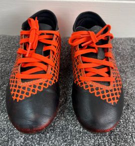 kids Puma Boots (UK 11)