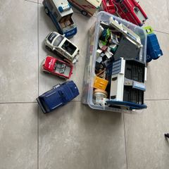 Job-lot of playmobil toys.