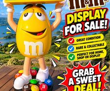 M&M's Yellow Character Display Figure with Tray