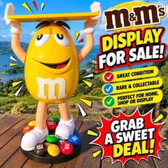 M&M's Yellow Character Display Figure with Tray
