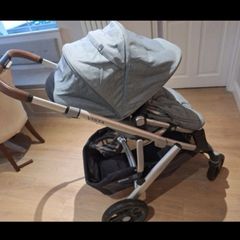 Uppababy Vista V2