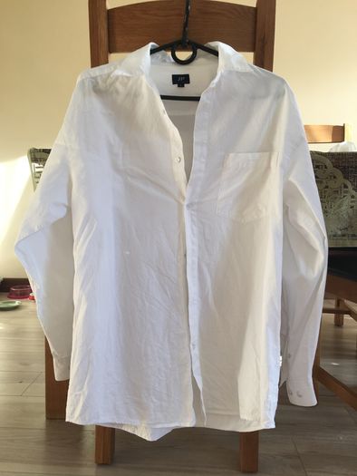 man's casual shirt, size L