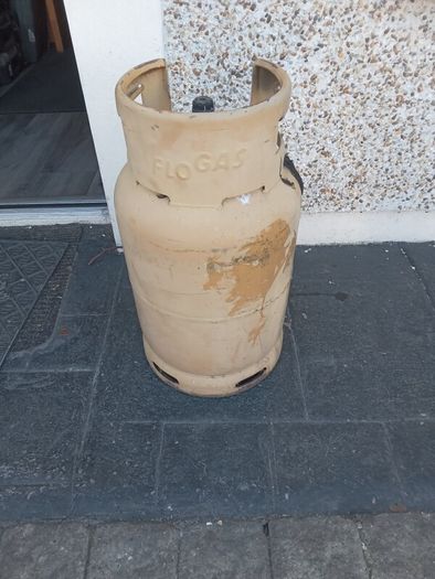 gas bottles (full)
