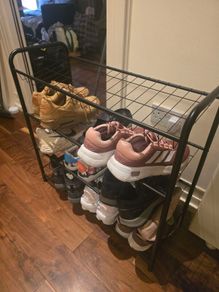 Shoe rack in black colour