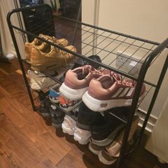 Shoe rack in black colour