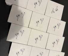 Airpod pro 3rd Generation 2025 (IRISH STOCK) Brand New Sealed 1 year Apple Warranty RECEIPT .