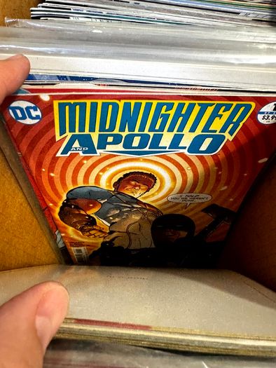 DC Long Comic Box w 250 comics for Sale (2)