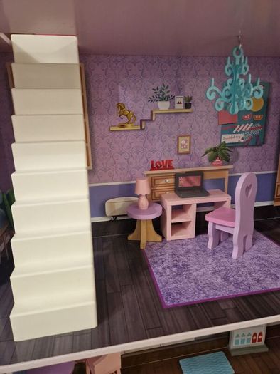 Large dolls house