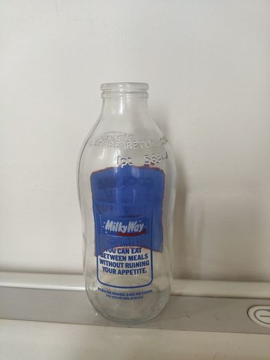 Unigate 1980s milk bottle Milky Way
