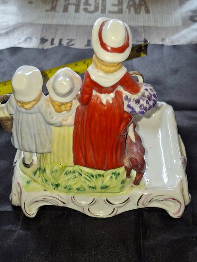 Beautiful Old Yardley English Lavender Porcelain Soap Dish featuring figures of a woman, children, and a dog