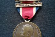 Antique 1911-12 King George V LCC School Medal - Named (E. Simeon)
