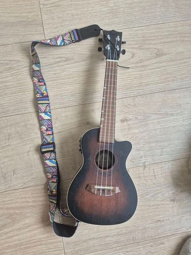 Flight concert ukulele