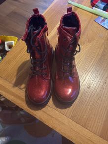 Childrens boots size 3