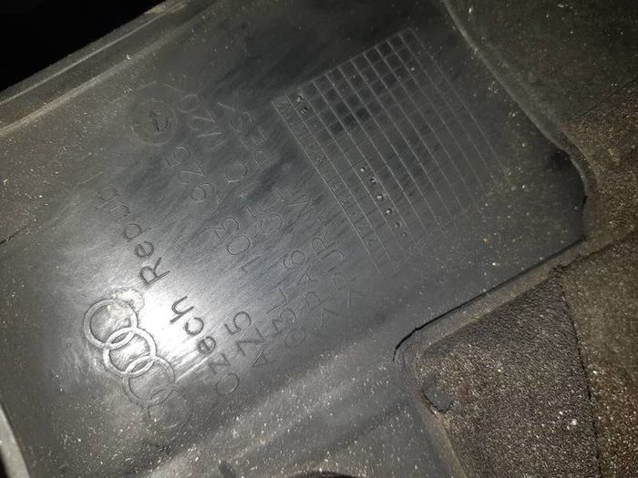 AUDI Engine Cover 03L103925